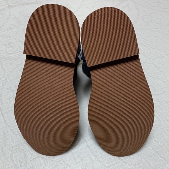 7US Faux Suede Boots by Old Navy - Picture 3 of 15